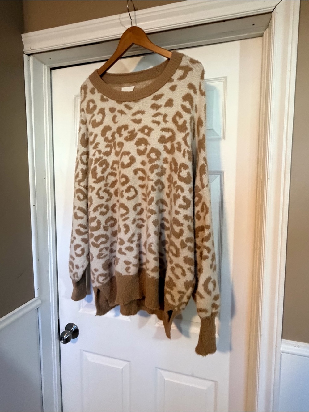 aerie Cream & Tan Leopard-Print Crewneck Sweater - Picture 7 of 13
